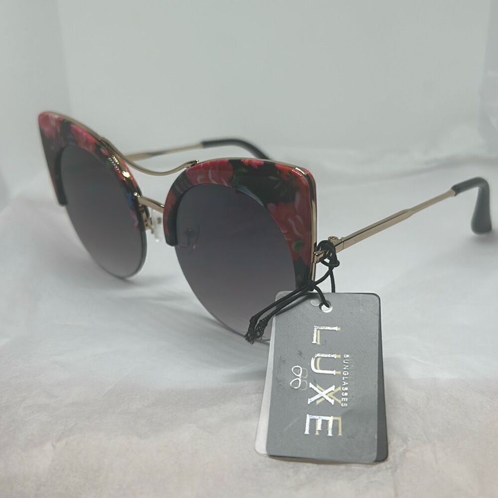 LUXE Floral Cat Eye Sunglasses – Gradient Lens – Chic & Feminine